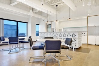 650 Town Center Dr, Costa Mesa, CA for lease Interior Photo- Image 2 of 26