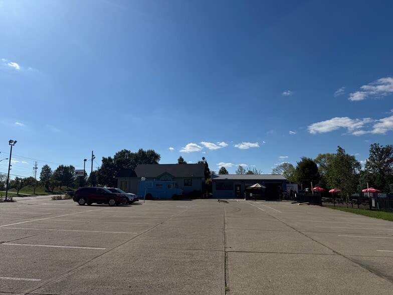 7544 Burlington Pike, Florence, KY for sale - Building Photo - Image 2 of 3