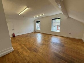 1 Vale Vw, Newcastle Under Lyme for lease Interior Photo- Image 2 of 3