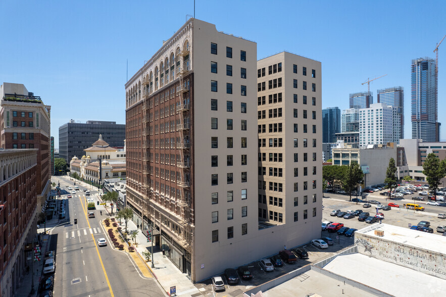 1031 S Broadway, Los Angeles, CA à louer - Photo du bâtiment - Image 2 de 4