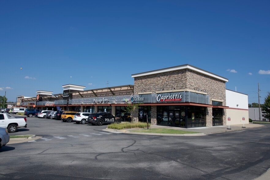 8115 S Olympia Ave, Tulsa, OK for lease - Building Photo - Image 2 of 6