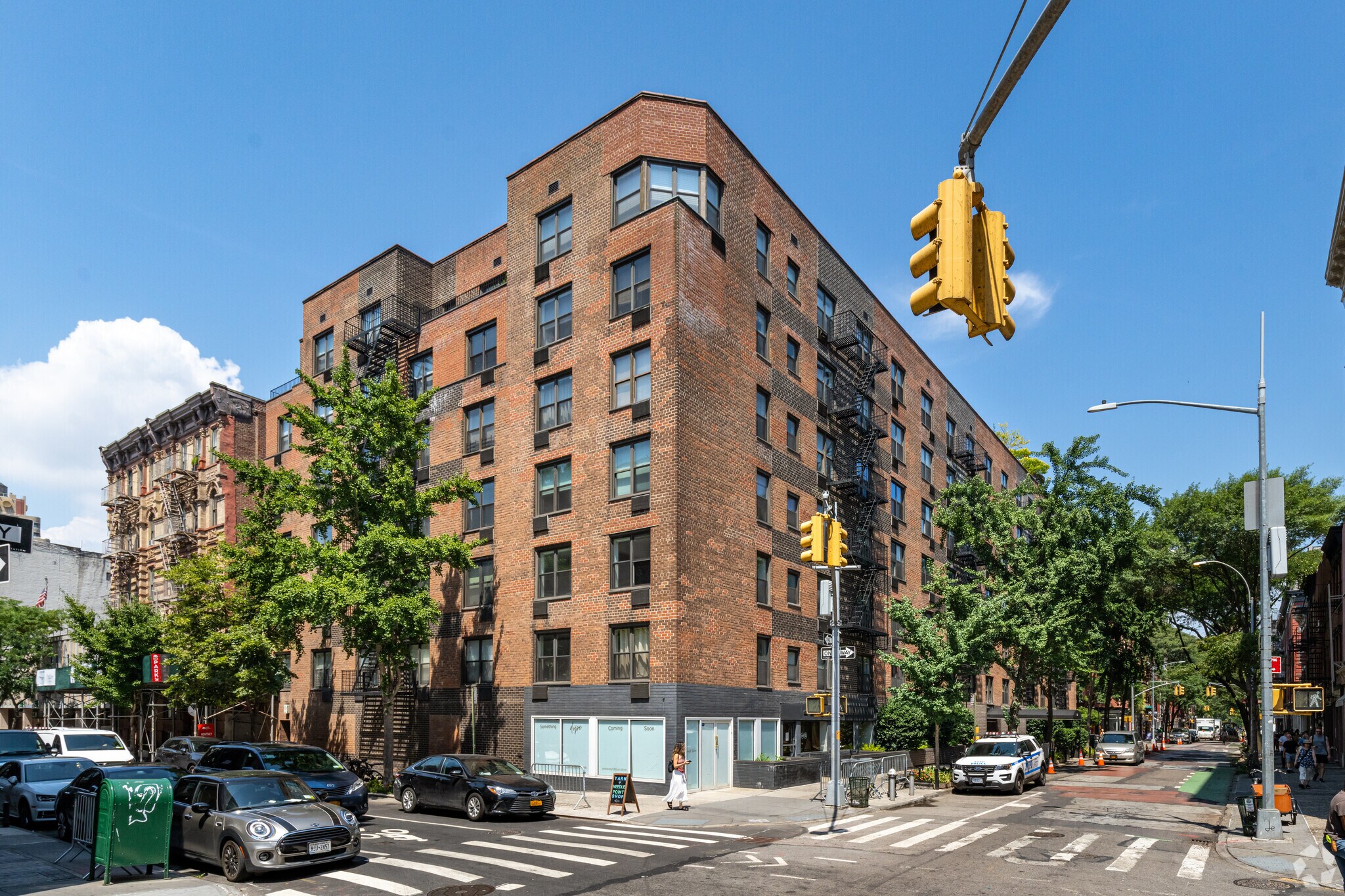 350-364 Bleecker St, New York, NY à louer Photo du bâtiment- Image 1 de 4