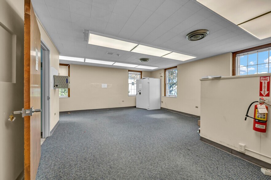 159 Greenwood Ave, Bethel, CT à vendre - Photo du bâtiment - Image 3 de 38