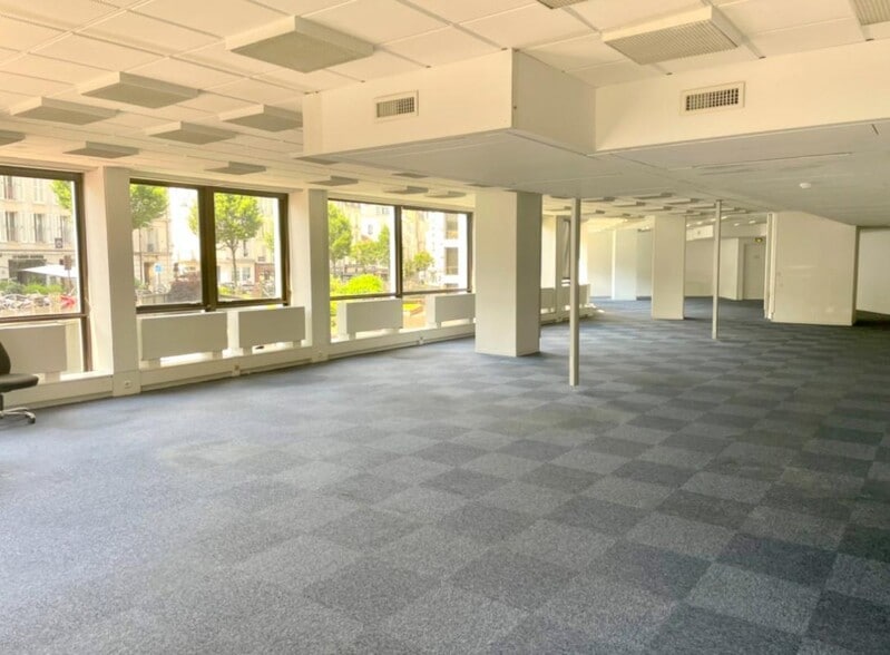Office in Saint-Cloud for sale - Interior Photo - Image 2 of 5