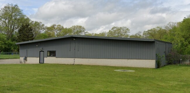 Plus de détails pour 2101 Mill Rd, Flint, MI - Industriel à vendre
