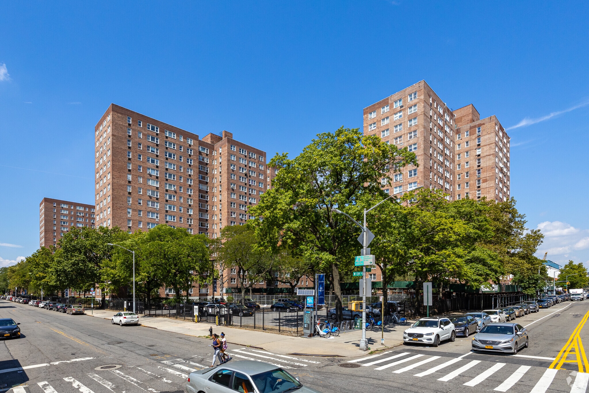 630 Lenox Ave, New York, NY à louer Photo principale- Image 1 de 12