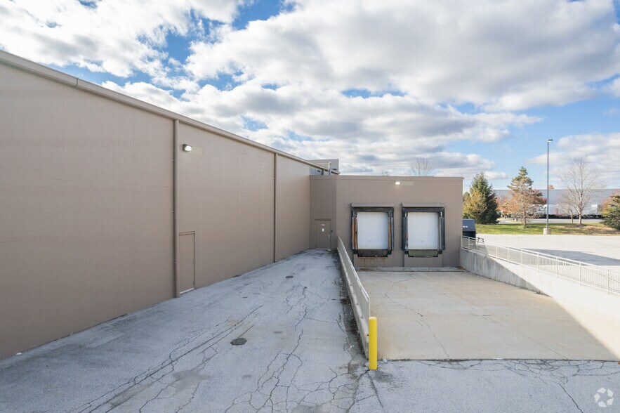 1220-1420 S Holland Sylvania Rd, Holland, OH à louer - Photo du bâtiment - Image 2 de 13