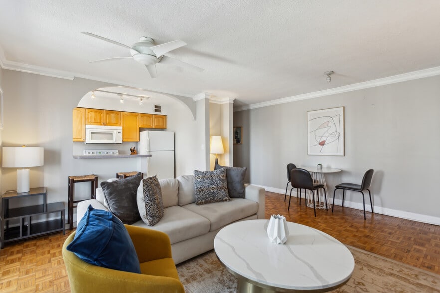 Peachtree Towers (3 Units) portfolio of 3 properties for sale on LoopNet.ca - Building Photo - Image 3 of 11