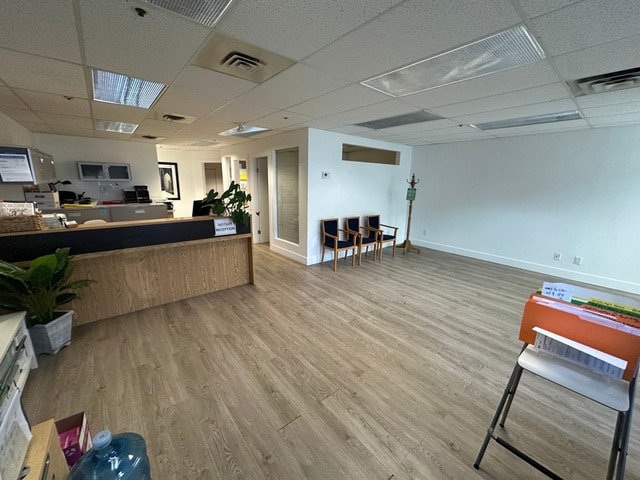 2458 Haywood Av, West Vancouver, BC V7V 1Y1 - Unit 2458 -  - Interior Photo - Image 1 of 1