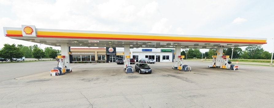 Gas station and car wash portfolio of 2 properties for sale on LoopNet.ca Primary Photo- Image 1 of 8