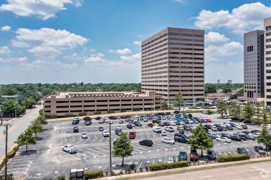 Greenville Ave & University Blvd, Dallas, TX à louer - Photo du bâtiment - Image 1 de 1