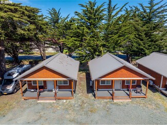 More details for 29940 Harbor Way, Gold Beach, OR - Multifamily for Sale