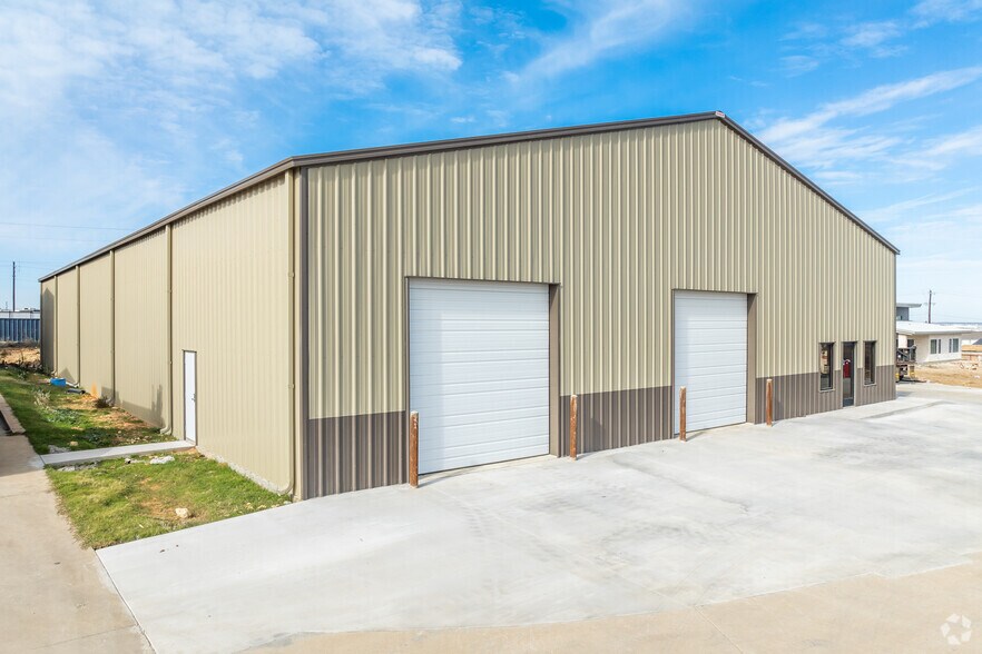 900 Blue Mound Rd E, Haslet, TX à louer - Photo du bâtiment - Image 1 de 5