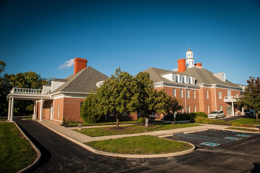 1650 W Oak St, Zionsville, IN for lease - Building Photo - Image 2 of 2