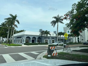 405-445 8th St S, Naples, FL for lease Building Photo- Image 1 of 4