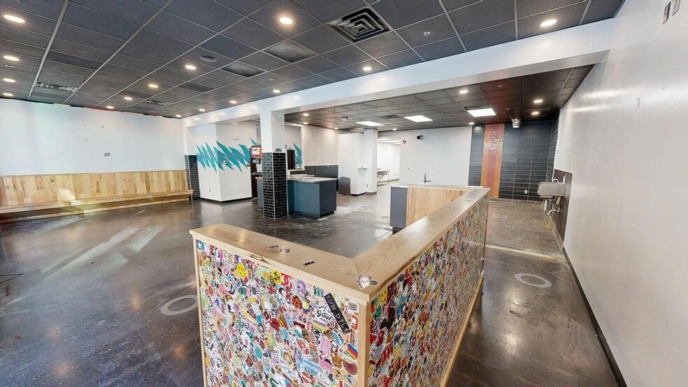 111 W Columbia St, Fort Wayne, IN for lease - Interior Photo - Image 2 of 15