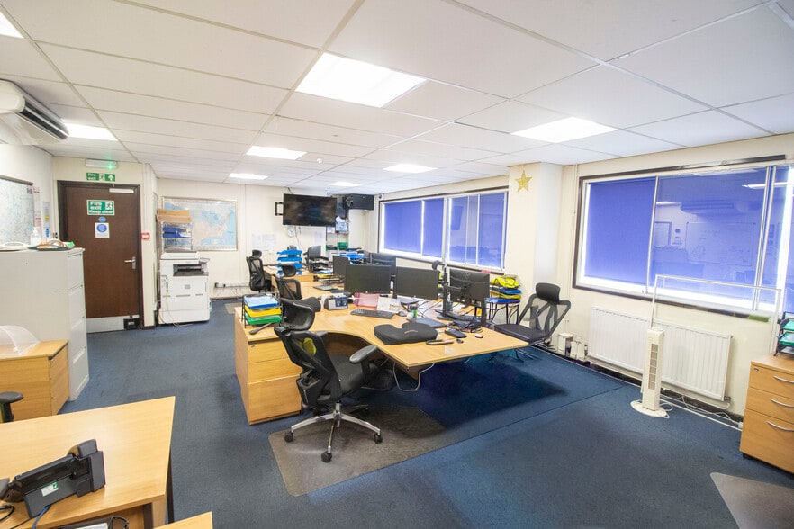 Poyle Rd, Slough for lease - Building Photo - Image 3 of 3