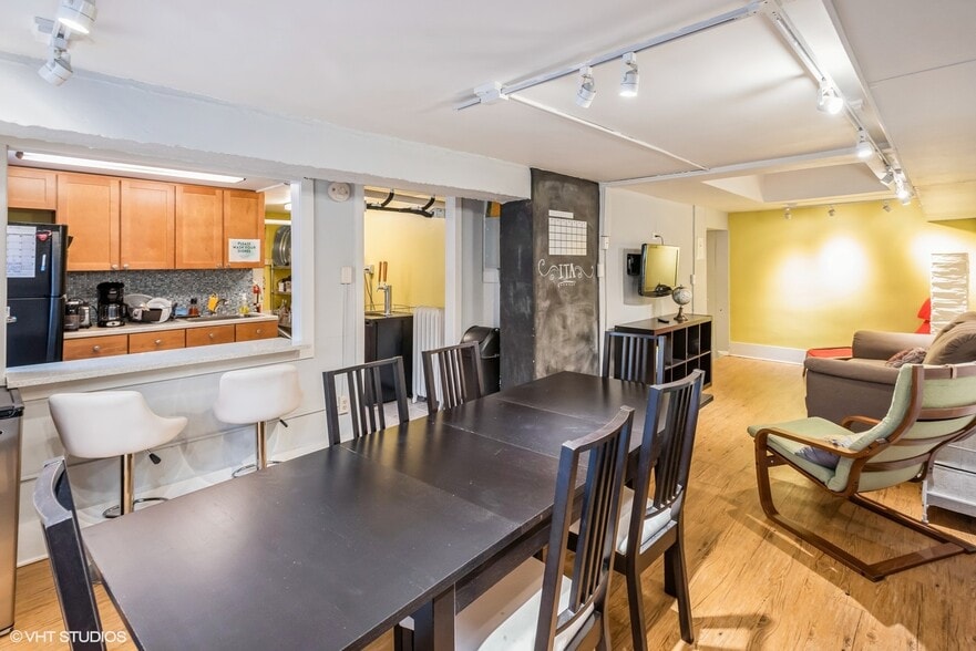 916-918 W Diversey Pky, Chicago, IL for sale - Interior Photo - Image 3 of 9