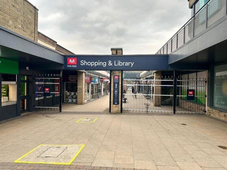 Main St, Bingley à vendre - Photo du bâtiment - Image 2 de 16