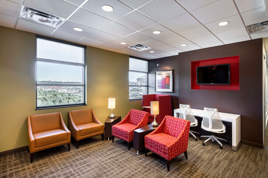 17806 W Interstate 10, San Antonio, TX à louer - Photo intérieure - Image 2 de 11