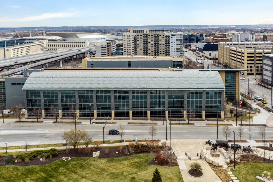 1398 Capitol Ave, Omaha, NE à vendre - Photo du bâtiment - Image 2 de 4
