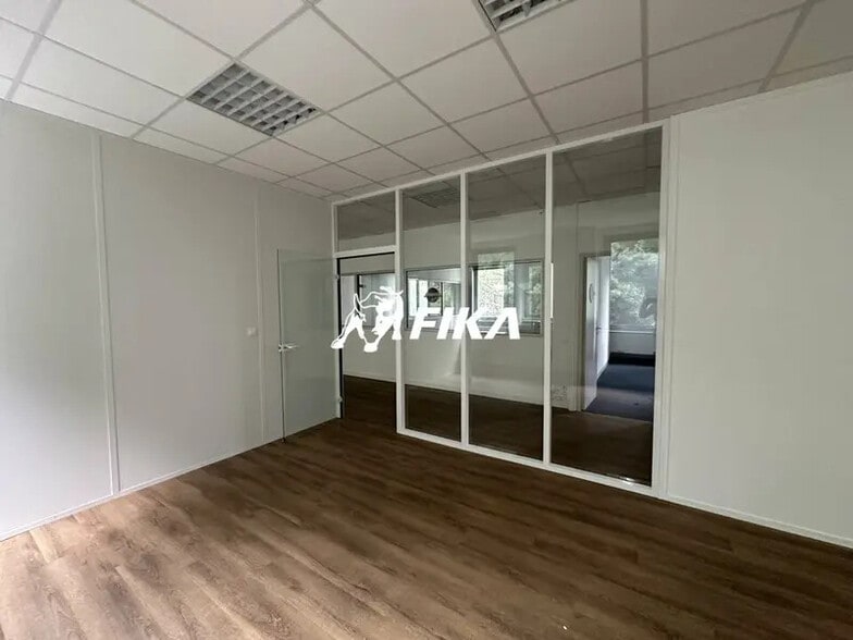 164 Route De Revel, Toulouse for lease - Interior Photo - Image 2 of 25