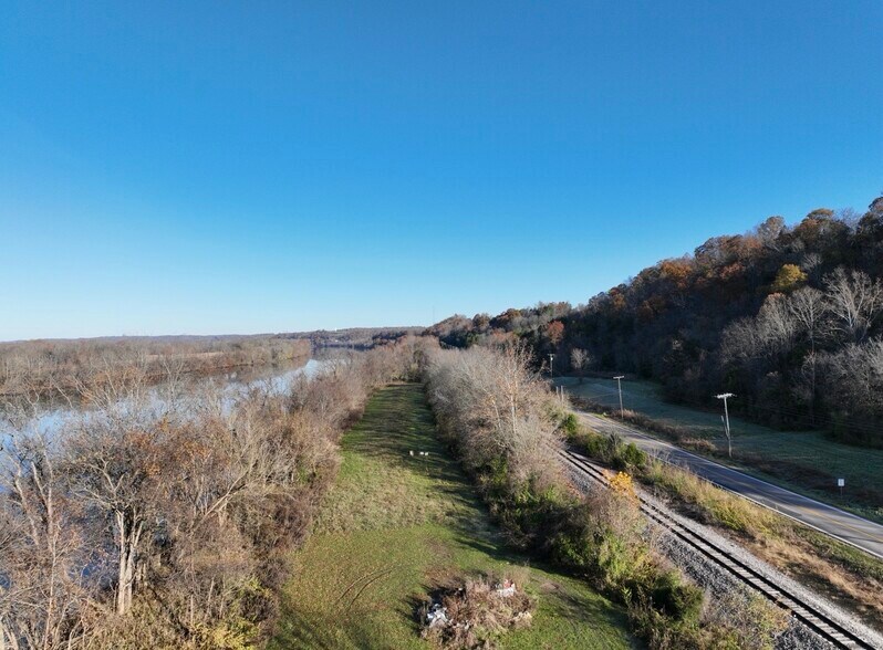 23765 Charleston Rd, Leon, WV à vendre - Photo du bâtiment - Image 3 de 63