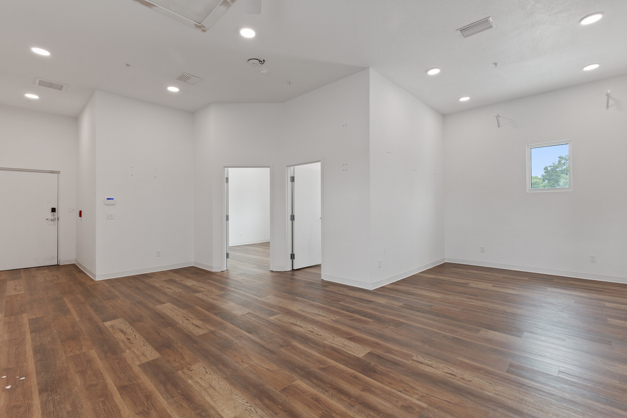 3800 N Nebraska Ave, Tampa, FL for lease Interior Photo- Image 1 of 5