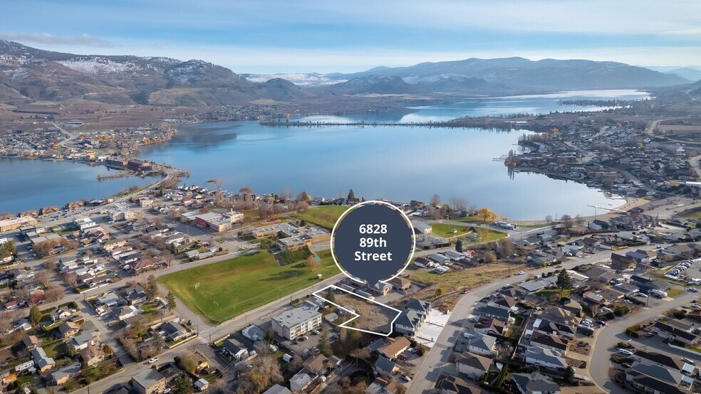 The Osoyoos Collection portefeuille de 2 propriétés à vendre sur LoopNet.ca - Photo du bâtiment - Image 2 de 5