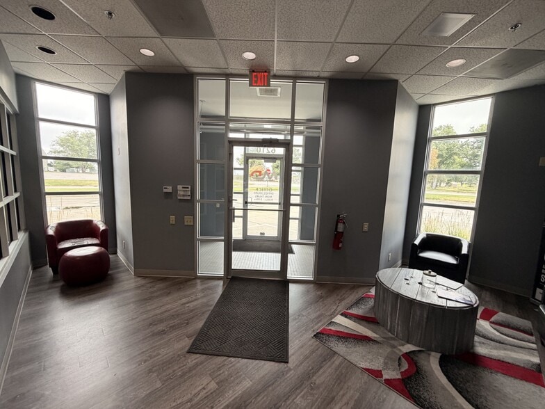 6210 Abbott Dr, Omaha, NE for sale - Building Photo - Image 3 of 15