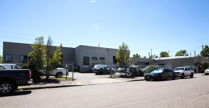 1700 SE Grand Ave, Portland, OR for lease Building Photo- Image 1 of 4