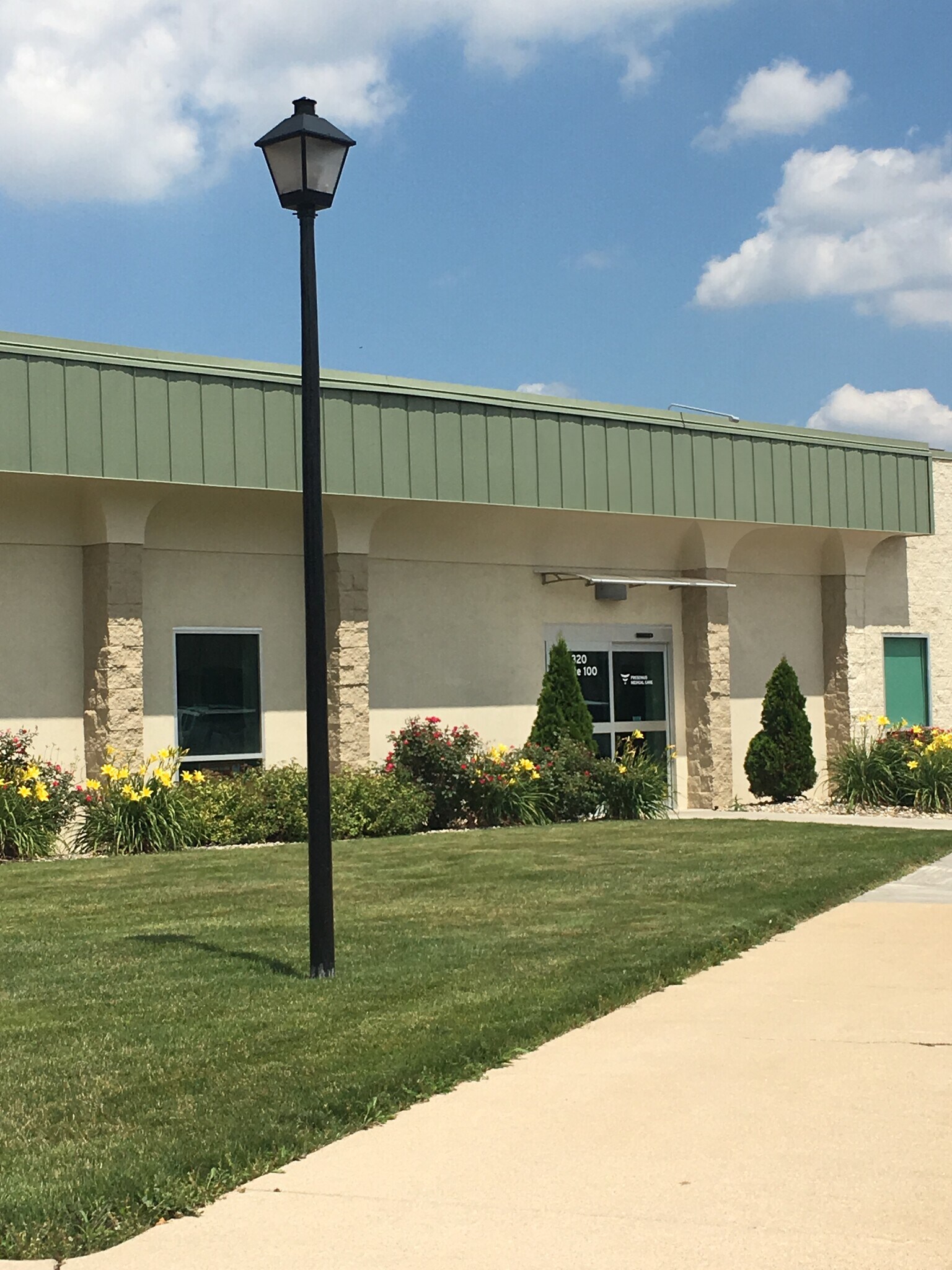 320 S Dr Martin Luther King Jr Blvd, South Bend, IN for lease Building Photo- Image 1 of 8