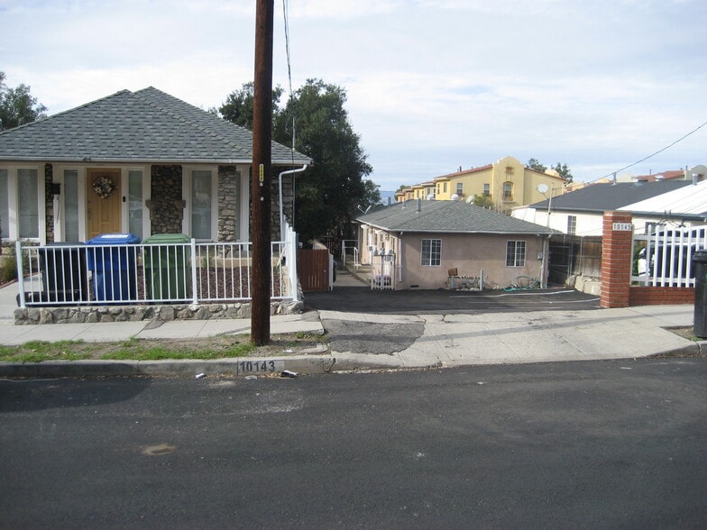 10143-10145 Mountair Ave, Tujunga, CA for sale - Building Photo - Image 1 of 7