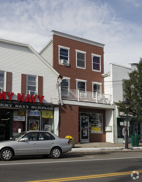 1610 Main St, Port Jefferson, NY for lease - Building Photo - Image 2 of 6