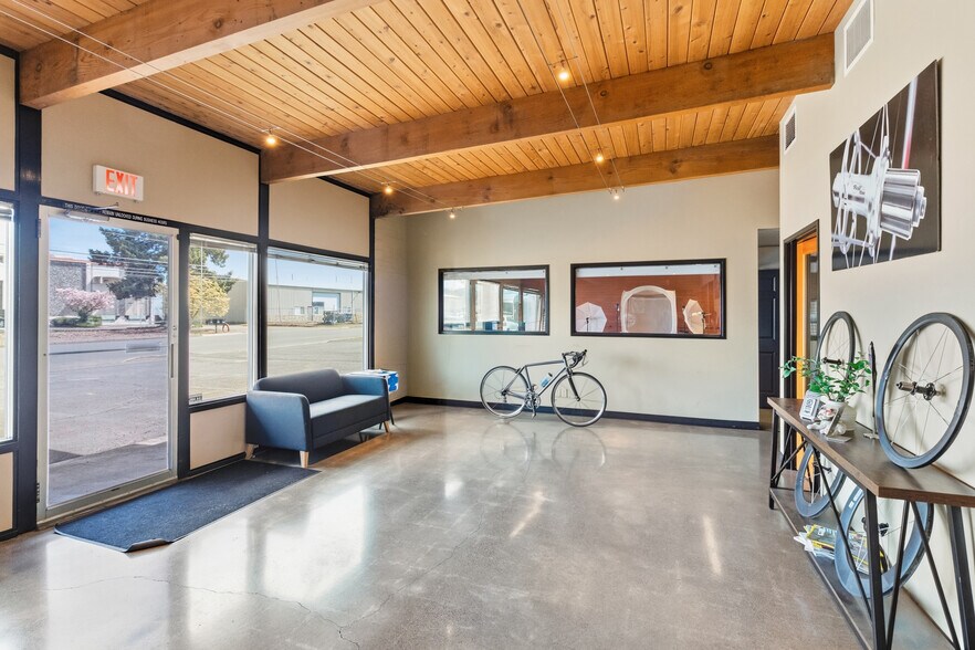 940 Wilson St, Eugene, OR à vendre - Photo du bâtiment - Image 2 de 17