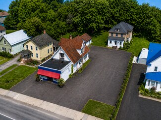 Plus de détails pour 301 E North St, Geneva, NY - Multi-résidentiel à vendre