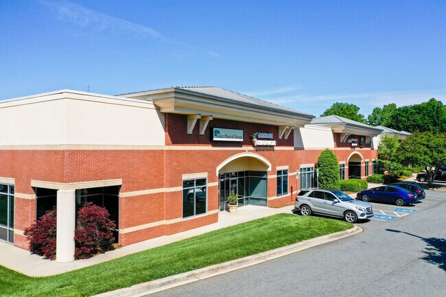 Plus de détails pour 855 Sam Newell Rd, Matthews, NC - Médical à louer