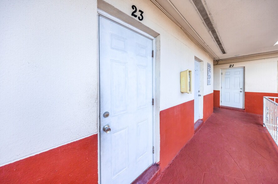 6020 NW 13th Ave, Miami, FL à vendre - Photo du bâtiment - Image 3 de 35