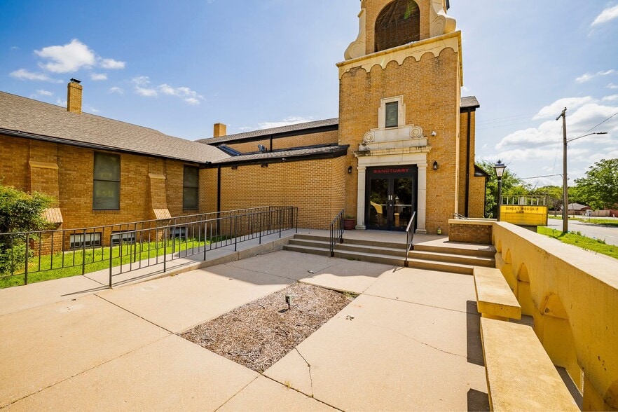 856 S Green St, Wichita, KS for sale - Building Photo - Image 2 of 32