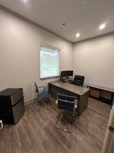 17154 N Eldridge Pky, Tomball, TX à louer Photo intérieure- Image 2 de 9