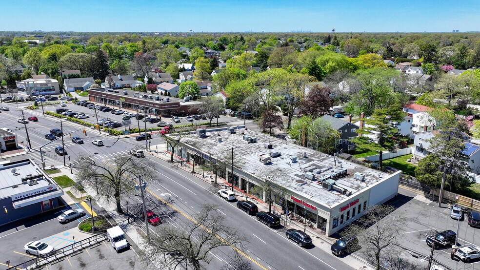 2019-2037 Merrick Rd, Merrick, NY à louer - Photo du bâtiment - Image 2 de 4