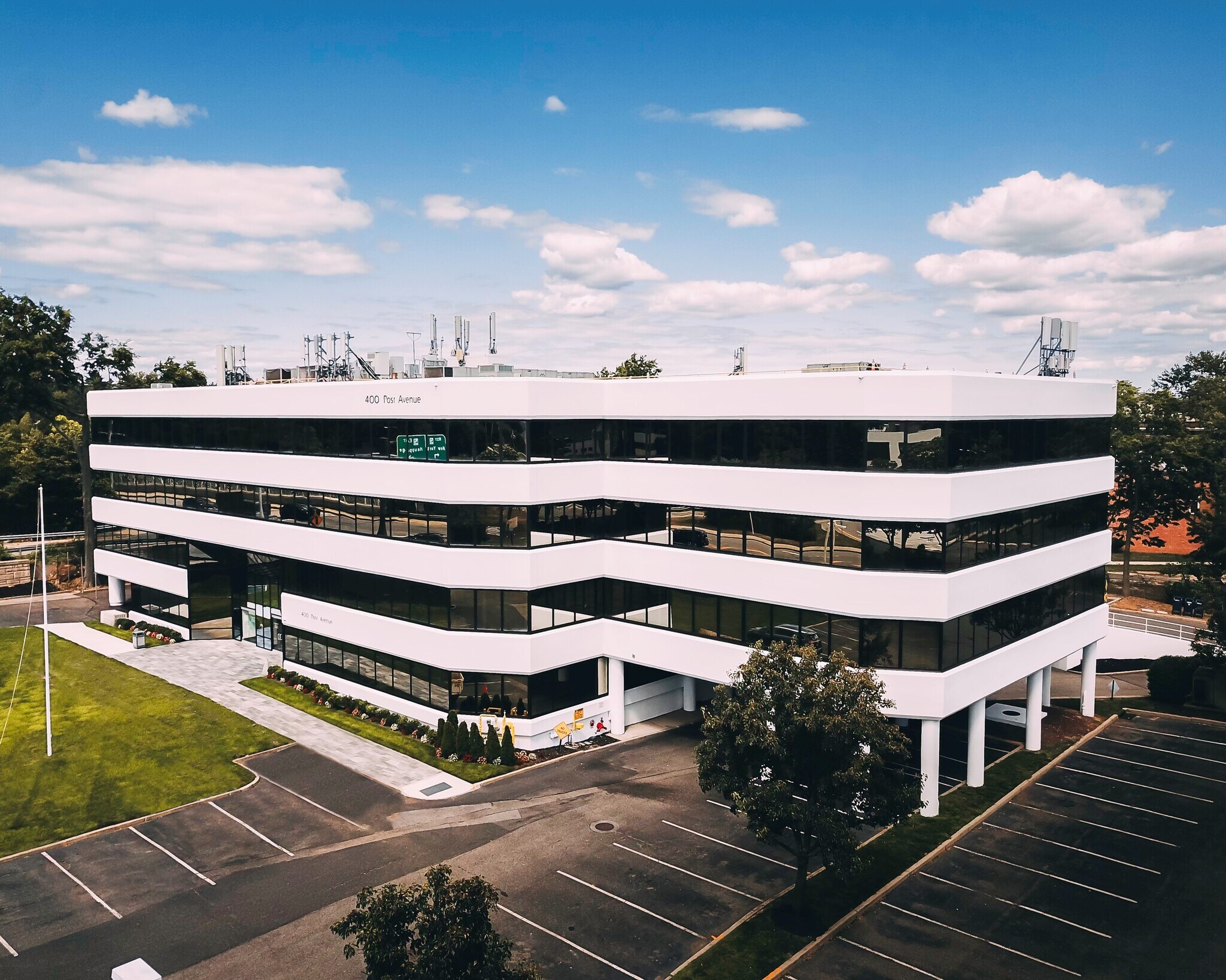 400 Post Ave, Westbury, NY for lease Primary Photo- Image 1 of 6