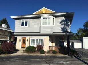 6110 N Port Washington Rd, Milwaukee, WI à louer - Photo du bâtiment - Image 1 de 34