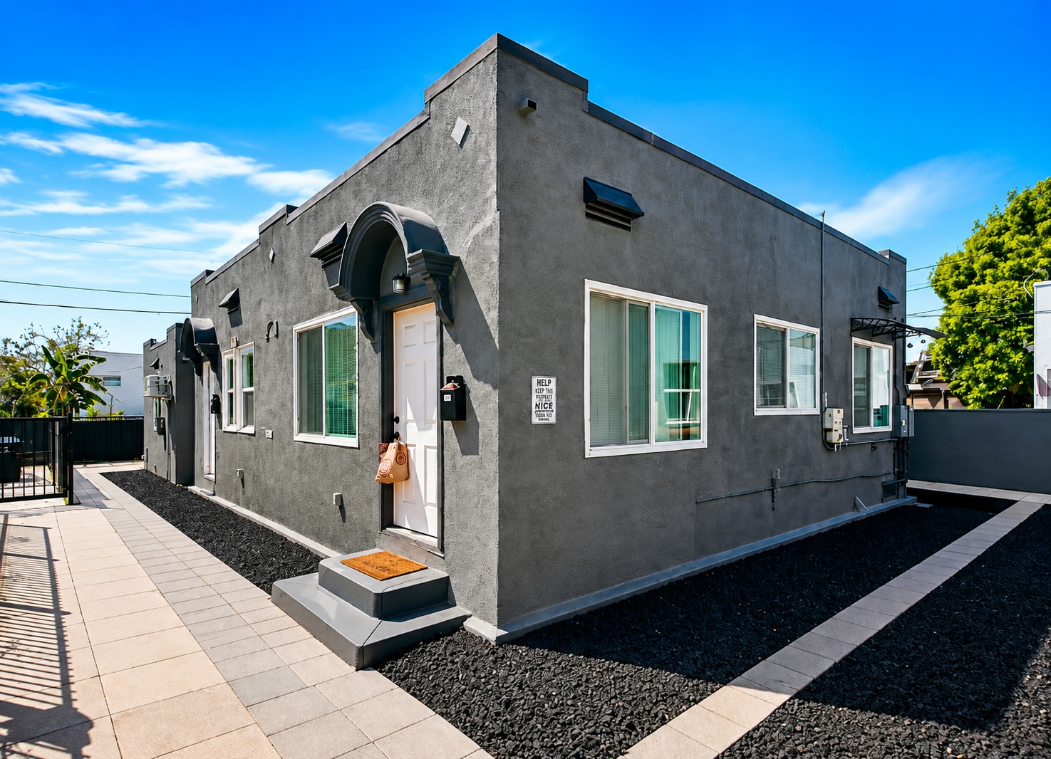 2819 3rd Ave, Los Angeles, CA à vendre Photo du bâtiment- Image 1 de 21