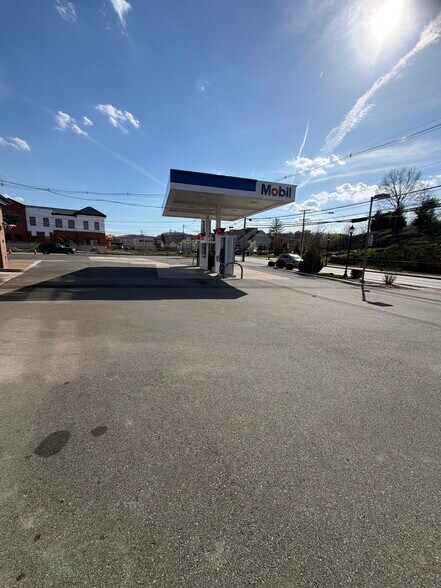 1040 Ringwood Ave, Haskell, NJ à louer - Photo du bâtiment - Image 3 de 9