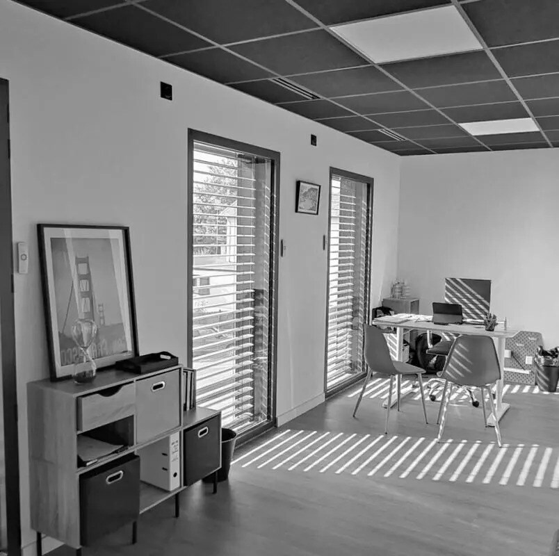 Office in Villefranche-sur-Saône for lease Interior Photo- Image 1 of 3
