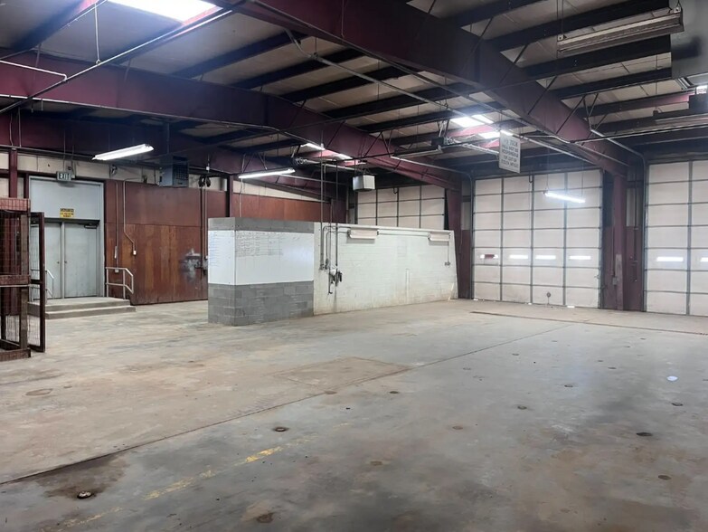609 E Utica St, Sellersburg, IN à louer - Photo intérieure - Image 3 de 5