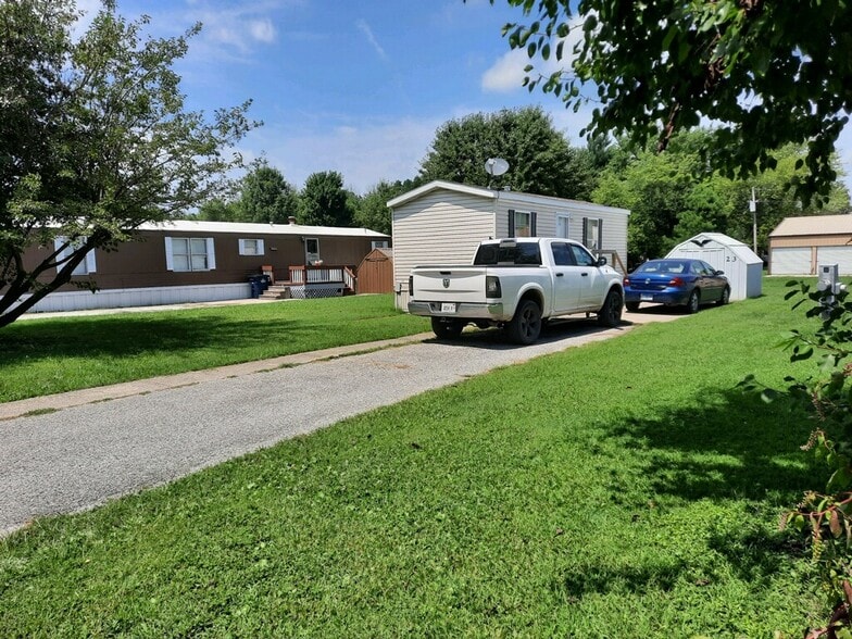 321 N All Seasons Rd, Geff, IL à vendre - Photo du bâtiment - Image 3 de 44