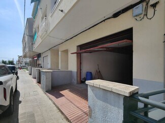 Plus de détails pour Multi-résidentiel à vendre