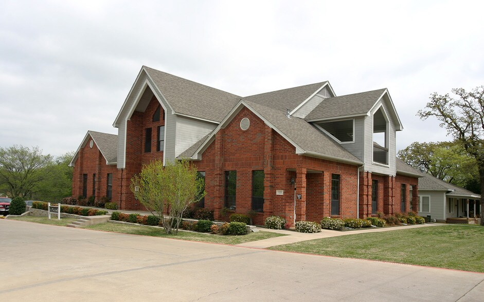 525 S Carroll Blvd, Denton, TX à louer - Photo principale - Image 1 de 8